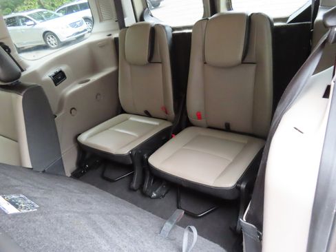 Used 2014 Ford Transit Connect XLT image 13