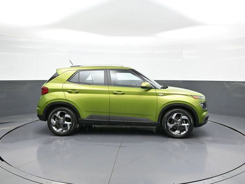 Certified 2023 Hyundai Venue SEL FWD image 5