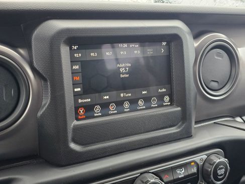 Used 2023 Jeep Gladiator Sport AWD/4WD image 20
