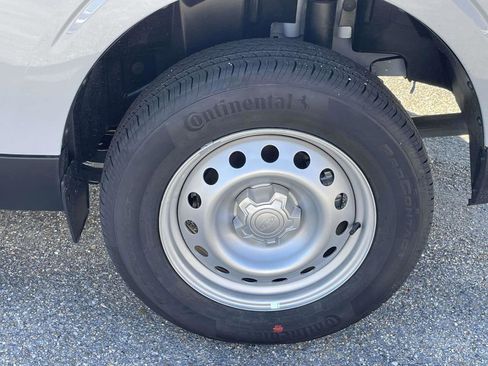 New 2026 Ford Maverick XL image 9