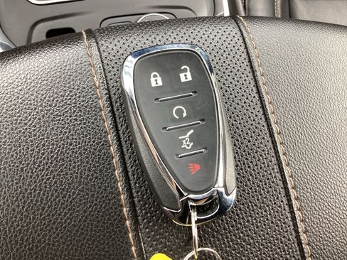 Used 2020 Chevrolet Traverse Premier FWD image 39