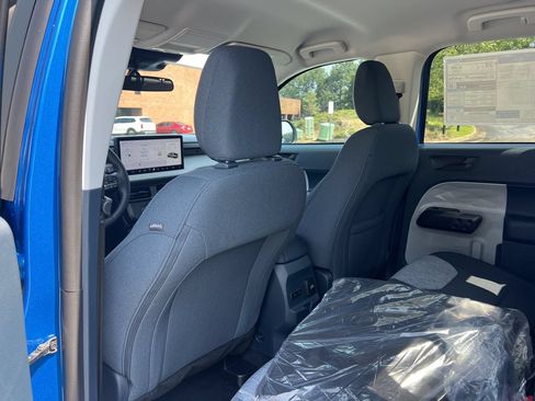 New 2026 Ford Maverick XLT w/ XLT Luxury Package FWD image 17