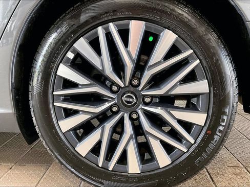 Used 2025 Nissan Altima 2.5 SV FWD image 31
