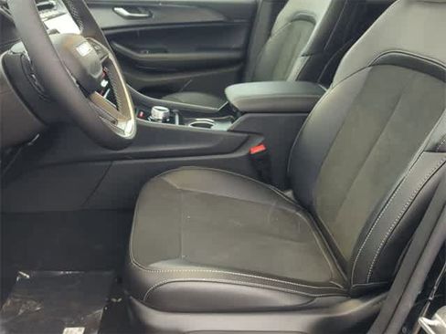 New 2025 Jeep Grand Cherokee Laredo image 16