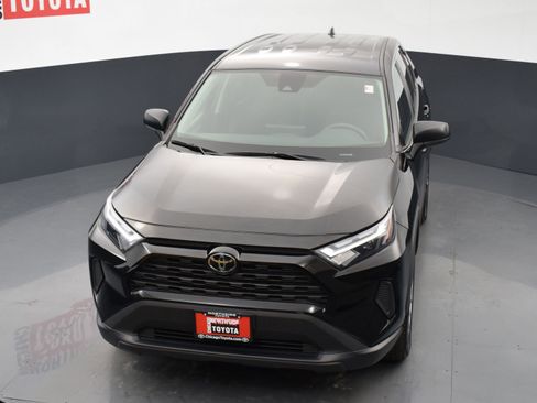 Used 2024 Toyota RAV4 LE AWD/4WD image 22