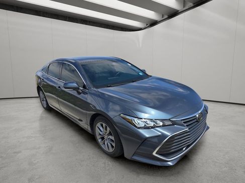 Used 2019 Toyota Avalon XLE w/ Carpet Mat Package FWD image 7