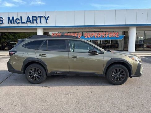 Used 2025 Subaru Outback Onyx Edition AWD/4WD image 3