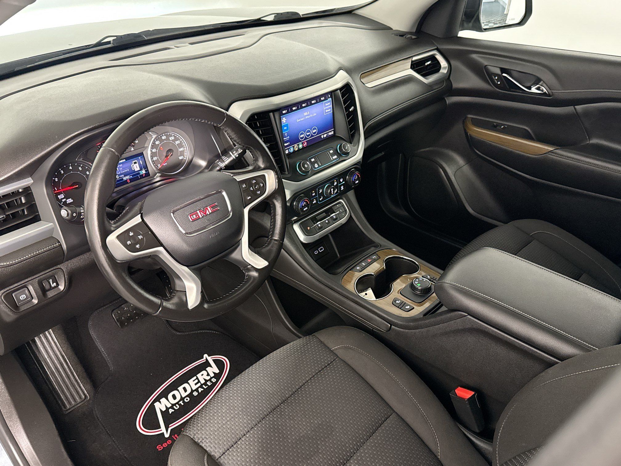 Used 2020 GMC Acadia SLE w/ Driver Convenience Package AWD/4WD image 19