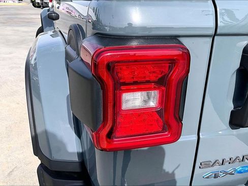 Used 2025 Jeep Wrangler Unlimited Sahara w/ Safety Group image 34