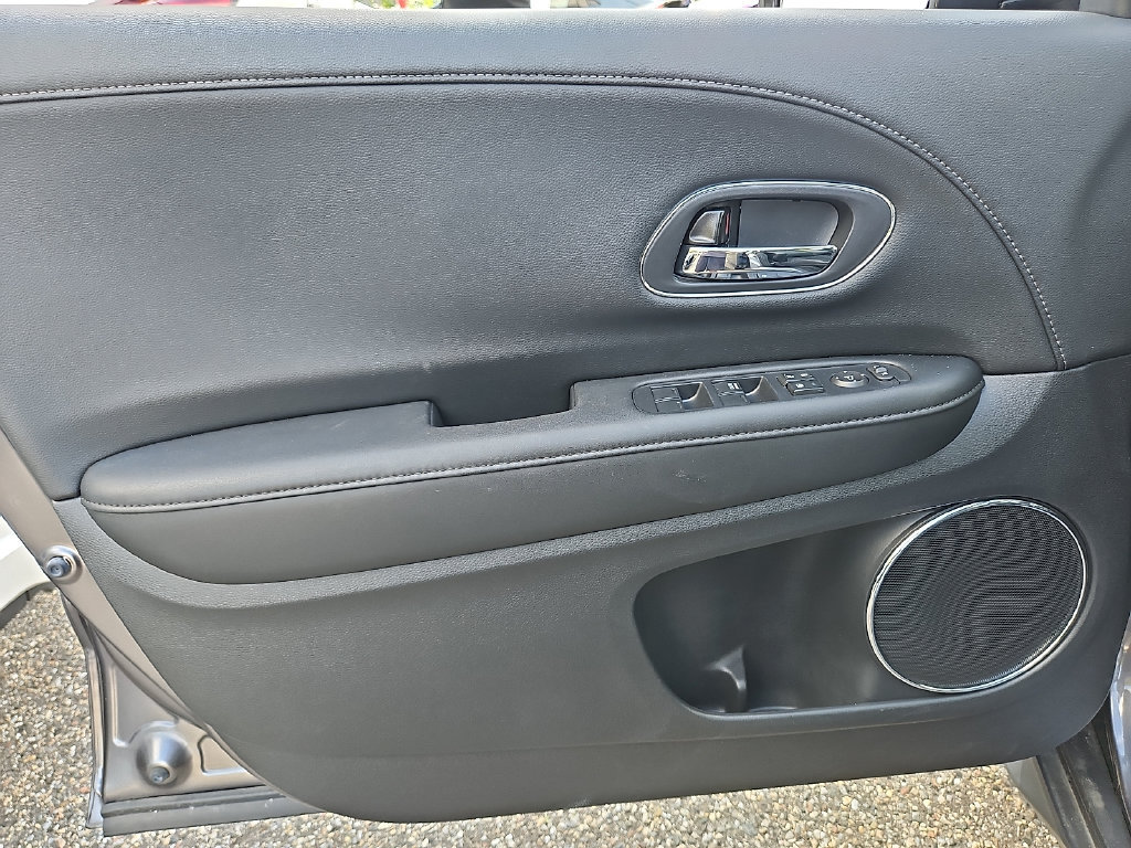Used 2021 Honda HR-V EX-L image 14