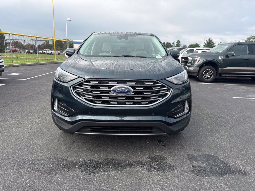 Used 2023 Ford Edge Titanium AWD/4WD image 5