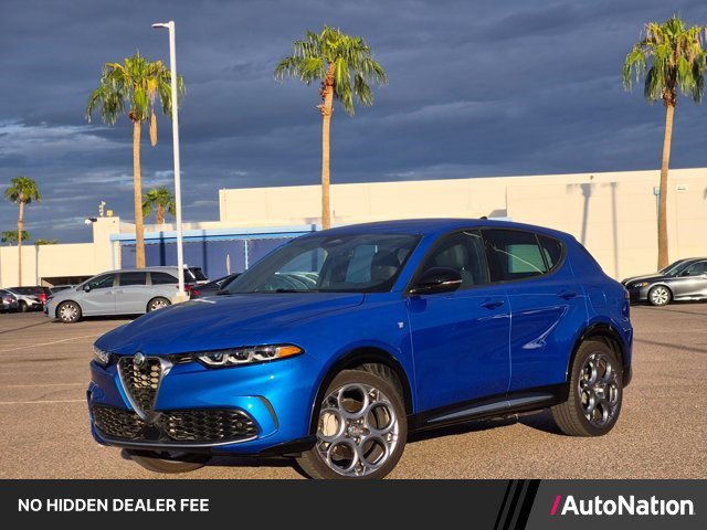 Used 2024 Alfa Romeo Tonale Ti w/ Premium Interior Package AWD/4WD image 1