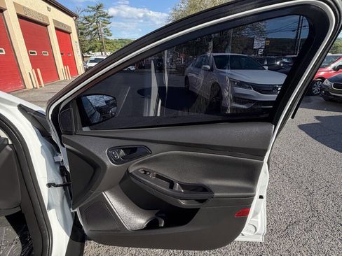 Used 2018 Ford Focus S FWD image 35