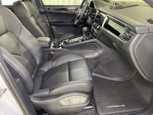 New 2026 Porsche Macan image 23