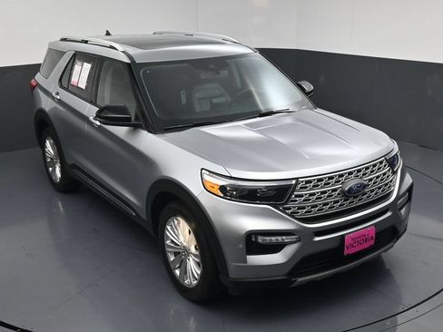 Used 2023 Ford Explorer Limited w/ Limited Technology Package RWD image 18