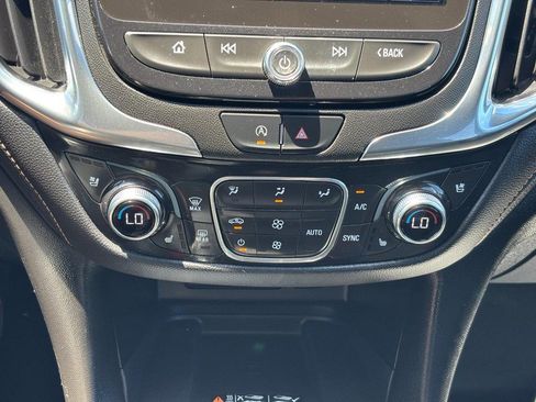 Certified 2022 Chevrolet Equinox Premier FWD image 22