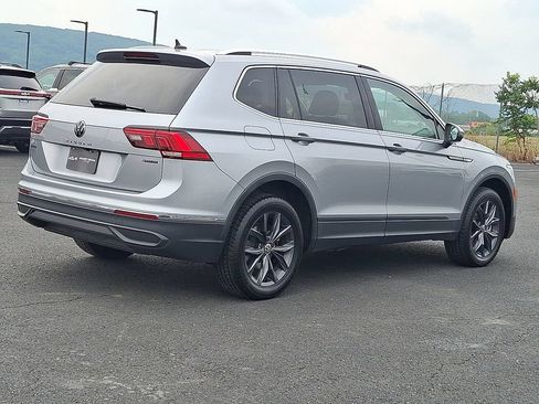 Used 2022 Volkswagen Tiguan SE AWD/4WD image 5