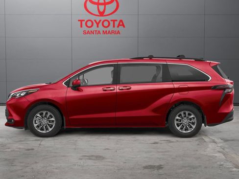 New 2026 Toyota Sienna XLE image 3