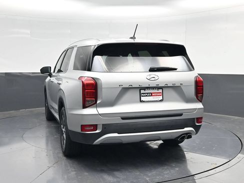 Used 2022 Hyundai Palisade SEL FWD image 4