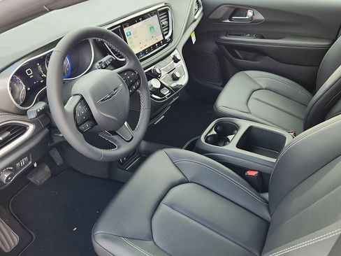 New 2026 Chrysler Pacifica Select w/ S Appearance Package image 13