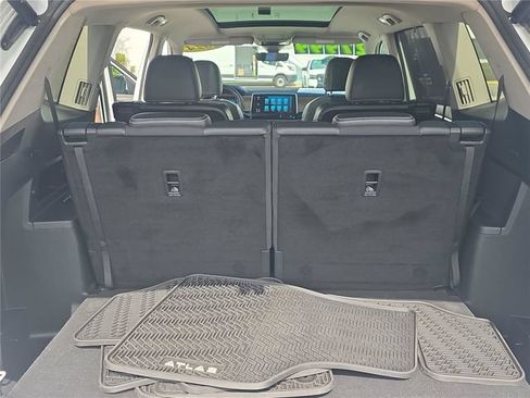 Used 2024 Volkswagen Atlas SE FWD image 33