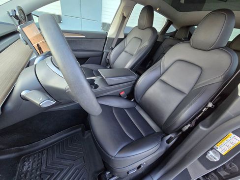 Used 2023 Tesla Model Y Long Range image 13