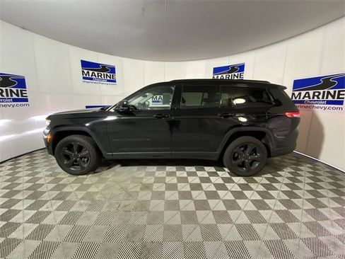 Used 2023 Jeep Grand Cherokee L Limited w/ Luxury Tech Group II image 13