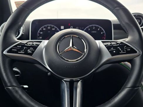 Used 2023 Mercedes-Benz GLC 300 4MATIC image 24