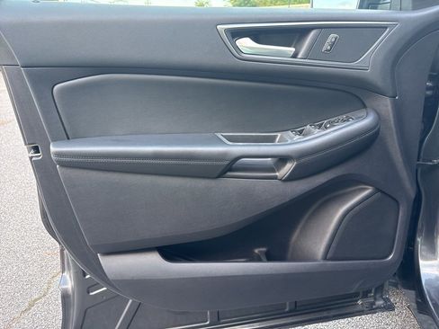 Used 2020 Ford Edge SE image 17