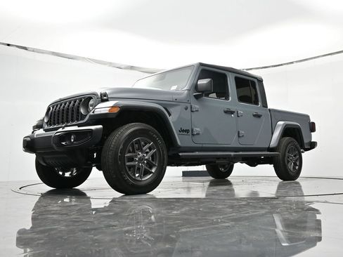 New 2026 Jeep Gladiator Sport AWD/4WD image 35