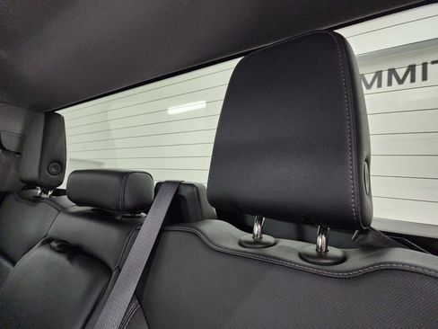 Used 2022 GMC Sierra 2500 SLT w/ LPO, GMC Protection Package image 39