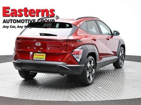 Used 2025 Hyundai Kona SEL FWD image 5