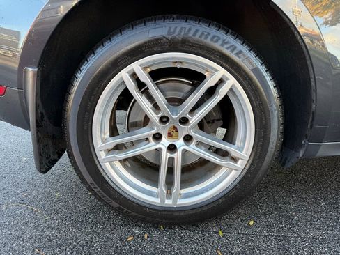 Used 2021 Porsche Macan image 28