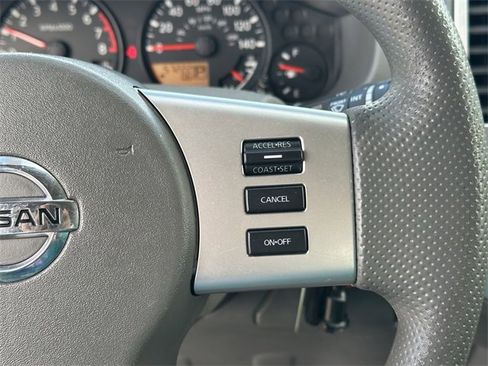Used 2018 Nissan Frontier SV image 14