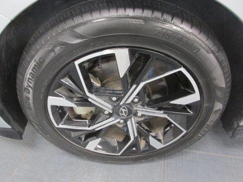 Used 2025 Hyundai Sonata SEL FWD image 13