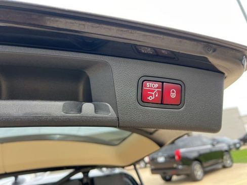 Used 2015 Mercedes-Benz GLK 350 2WD image 21