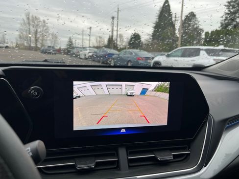 Used 2025 Chevrolet Trax LT image 22