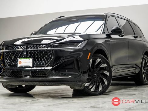 Used 2024 Lincoln Nautilus Reserve w/ Equipment Group 202A image 1