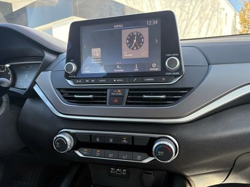 Used 2025 Nissan Altima 2.5 SR image 39