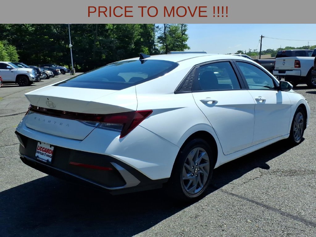 Used 2024 Hyundai Elantra SEL FWD image 6