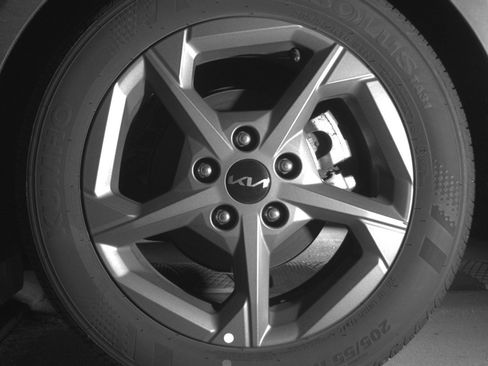 Used 2025 Kia K4 LXS image 13