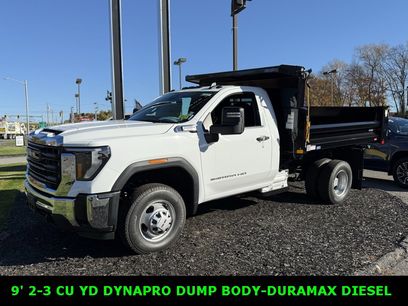 New 2025 GMC Sierra 3500 Pro w/ Convenience Package