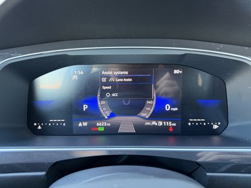 Used 2024 Volkswagen Tiguan SE image 18