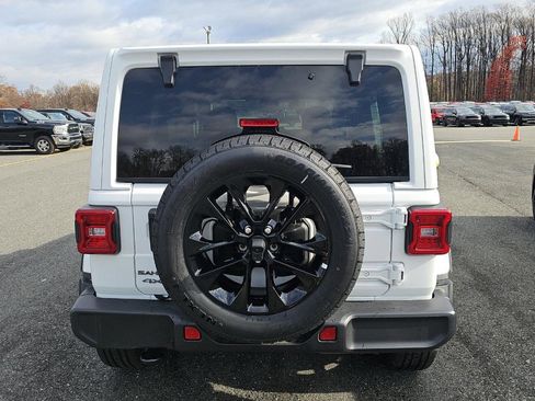 Used 2025 Jeep Wrangler Unlimited Sahara image 5