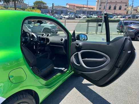 Used 2017 smart fortwo electric drive RWD image 21