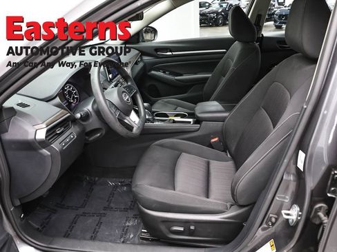 Used 2023 Nissan Altima 2.5 SV FWD image 14