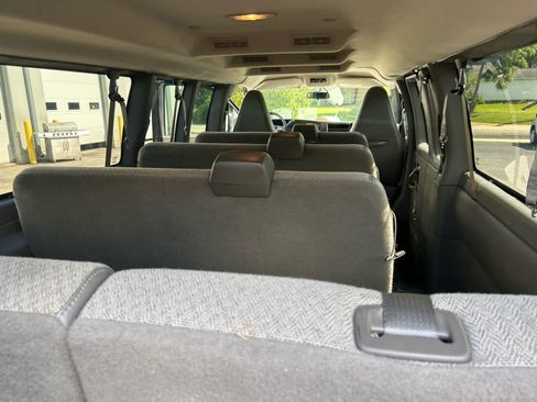 Used 2017 Chevrolet Express 3500 LT w/ LT Preferred Equipment Group RWD image 23