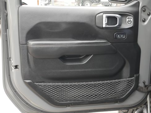 Used 2020 Jeep Gladiator Overland image 35