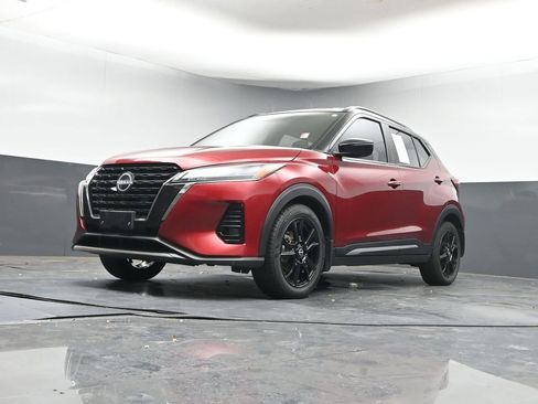 Used 2023 Nissan Kicks SR w/ SR Premium Package image 27