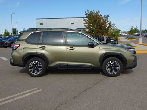 Certified 2025 Subaru Forester Premium AWD/4WD image 3